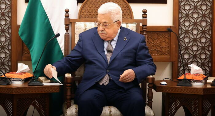 Abu Mazen incarica Mustafa di formare il nuovo governo