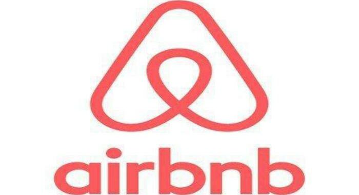 Airbnb vieta le telecamere nelle case in affitto dal 30 aprile