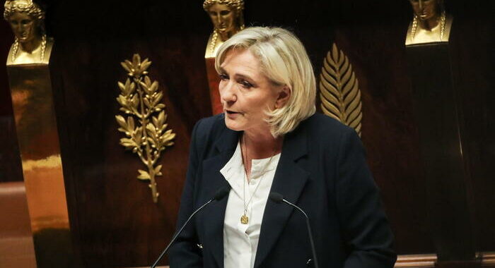 Approvati gli aiuti francesi a Kiev, Le Pen non vota