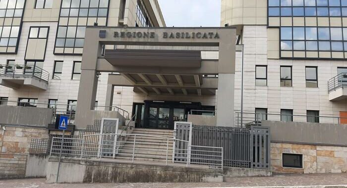 Basilicata: Azione va con il centrodestra con Bardi