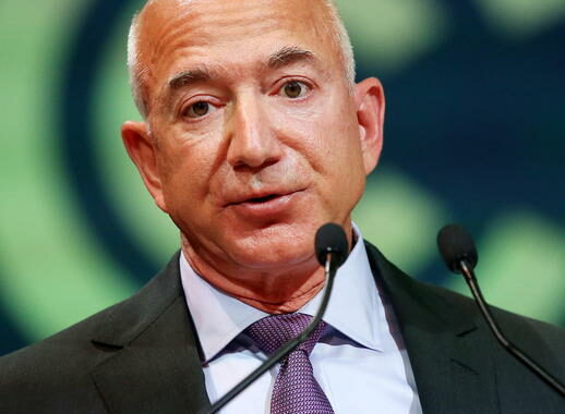 Bezos supera Musk e ridiventa l’uomo più ricco del mondo