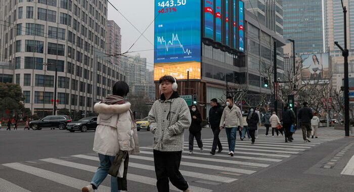 Borsa: Shanghai apre a -0,25%, Shenzhen a -0,30%