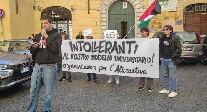 Cambiare Rotta, ‘vogliono tenere gli studenti zitti e buoni’