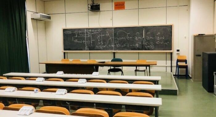 Cgia, 500mila ragazzi hanno lasciato la scuola nel 2022