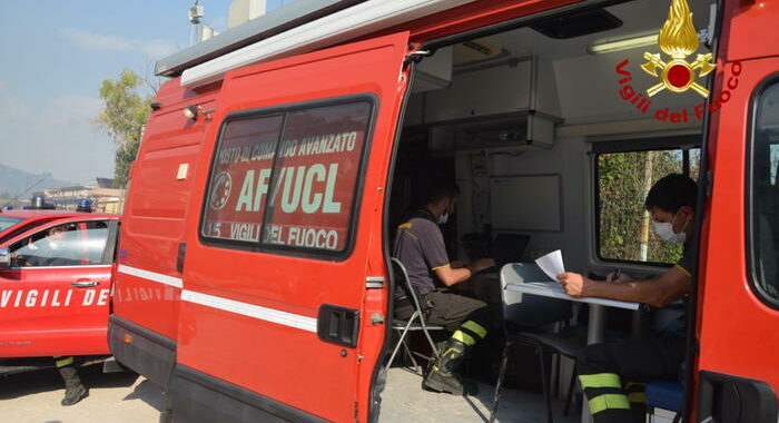 Ferrari con targa svizzera si schianta in Piemonte, 2 morti