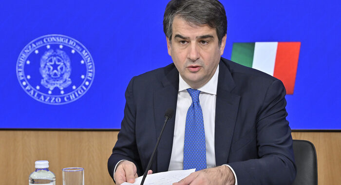 Fitto scrive a sindaci campani,su fondi Regione inadempiente