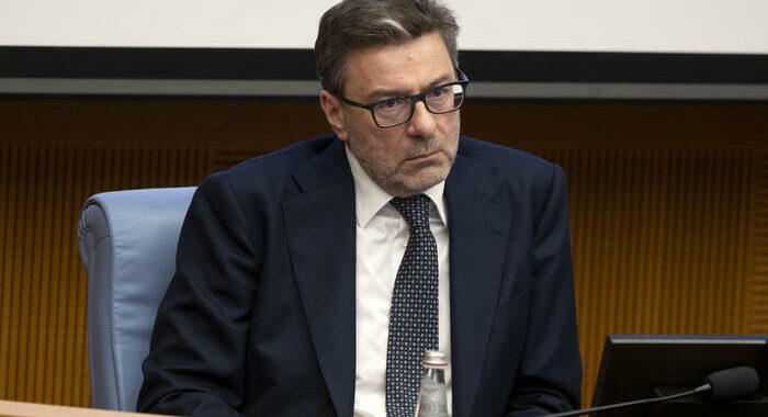 Giorgetti: ‘C’è discreta vitalità, rafforzare crescita’