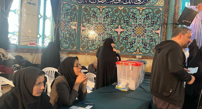 Iran conferma, alle legislative ha votato il 41% degli elettori