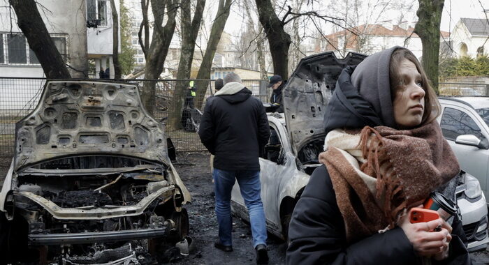 Kiev: bombardate centrali elettriche, regioni in blackout