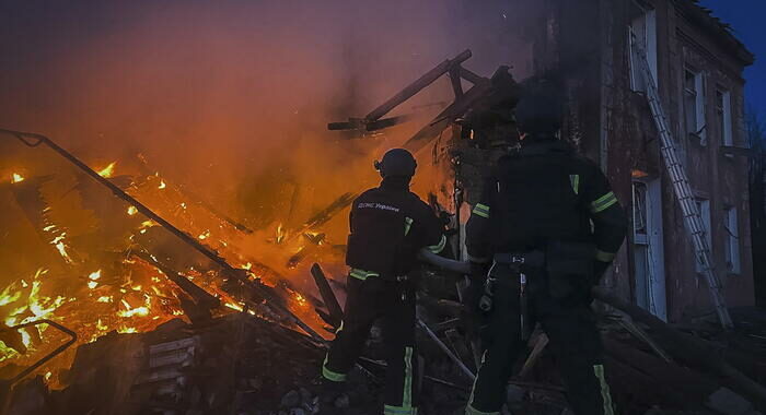 Kiev, ‘notte infernale, 99 bombe sulle centrali elettriche’