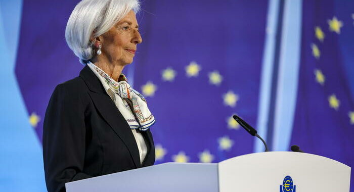 Lagarde ai leader Ue, ‘prevediamo prosegua calo inflazione’