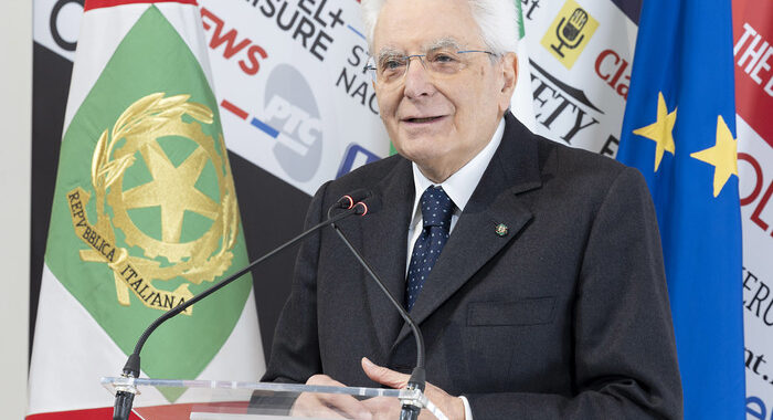 Mattarella, la solidarietà fa crescere il Paese