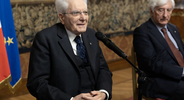 Mattarella,la stampa libera è attaccata in molte parti del mondo