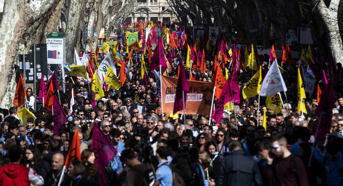 ‘Memoria e impegno’ corteo di Libera a Roma contro le mafie