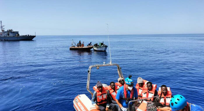 Operazione Mare Ionio-Guardia Costiera, salvi 59 migranti
