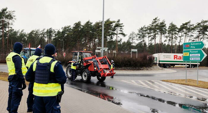 Un’auto travolge i pedoni in Polonia, 17 feriti