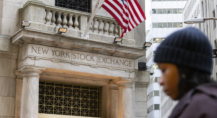 Wall Street accelera, Dj +0,65%, Nasdaq +1,24%