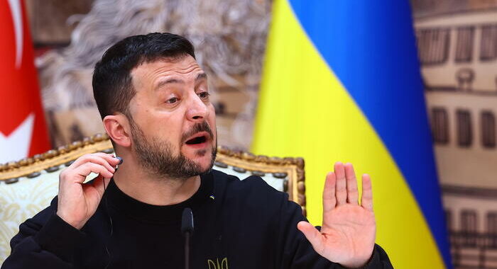 Zelensky, ‘la follia russa deve perdere questa guerra’