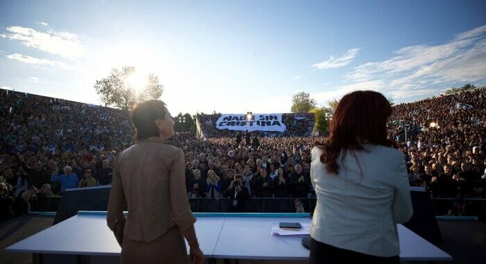 Argentina, Cristina Kirchner attacca l’anarco-capitalista Milei