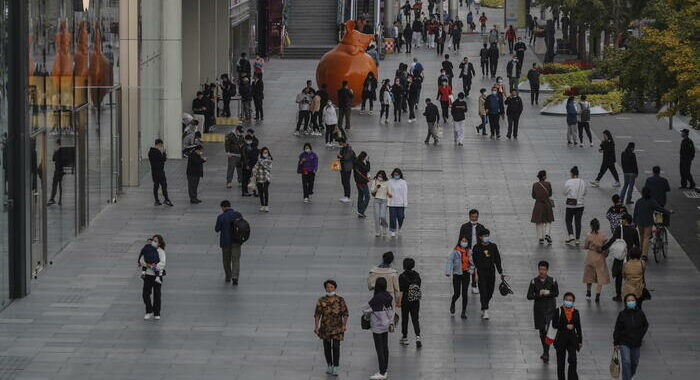 Cina: +5,3% il Pil del primo trimestre, batte le attese