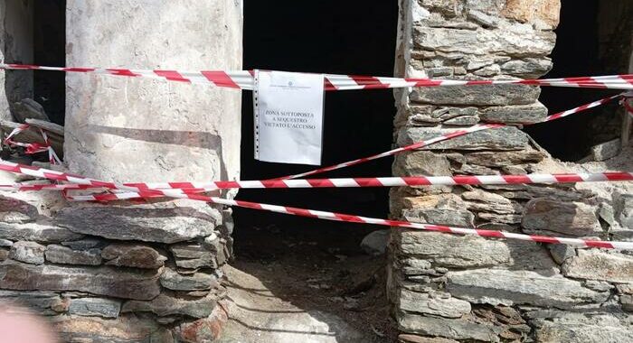 Donna trovata morta vicino ad Aosta, decesso per dissanguamento