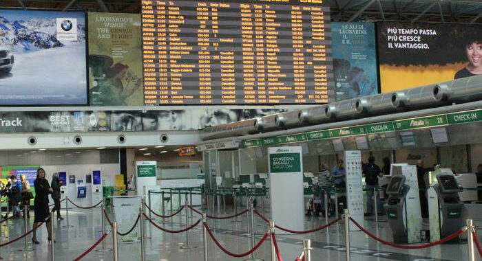 EasyJet sospende i voli su Tel Aviv fino a domenica 21