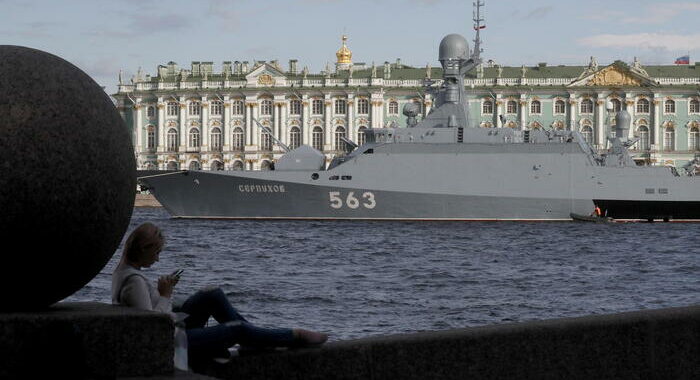 ‘Kiev dà alle fiamme nave militare russa a Kaliningrad’