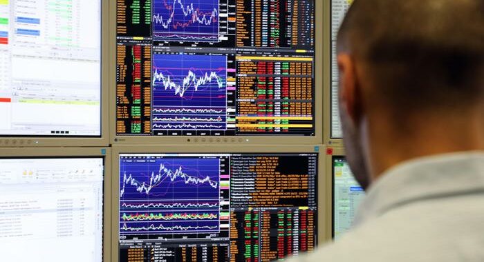 Lo spread tra Btp e Bund chiude poco mosso a 132,7 punti