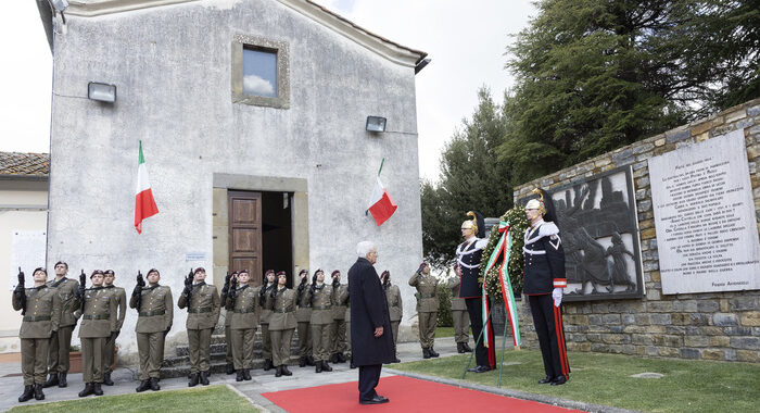 Mattarella, Italia si inchina a chi è morto per liberarci