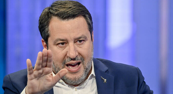 Salvini, no all’esercito comune europeo. Chi paga o comanda?