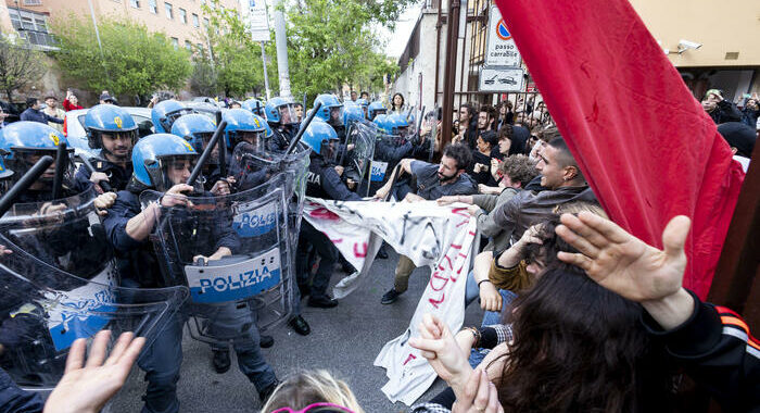 Scontri alla Sapienza, torna libero uno degli arrestati