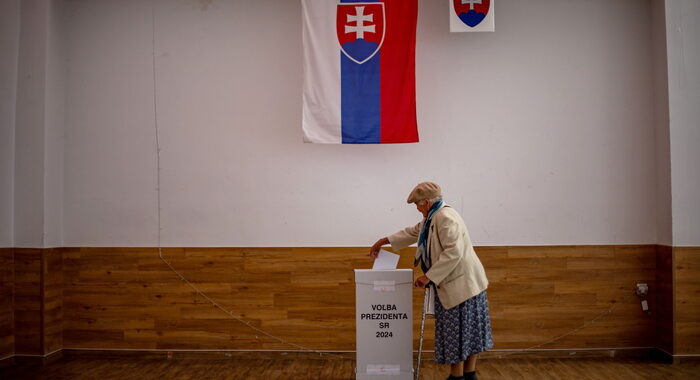 Slovacchia al voto per il ballottaggio delle presidenziali