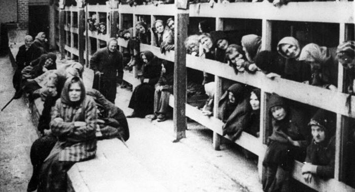 Un arresto a Milano per apologia della Shoah