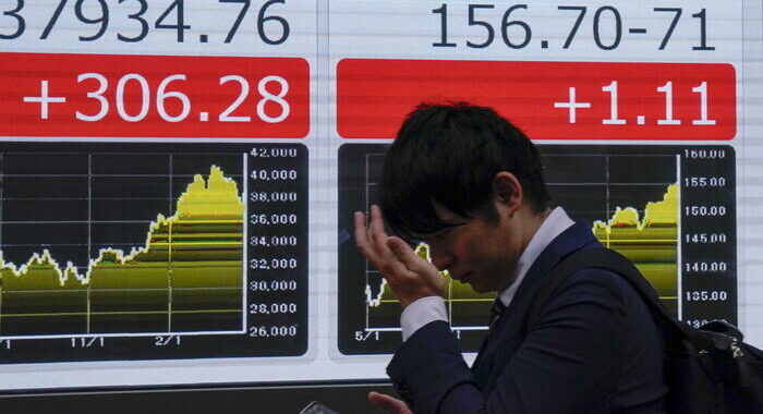 Borsa: Asia in rosso su incertezza tassi, Europa verso calo