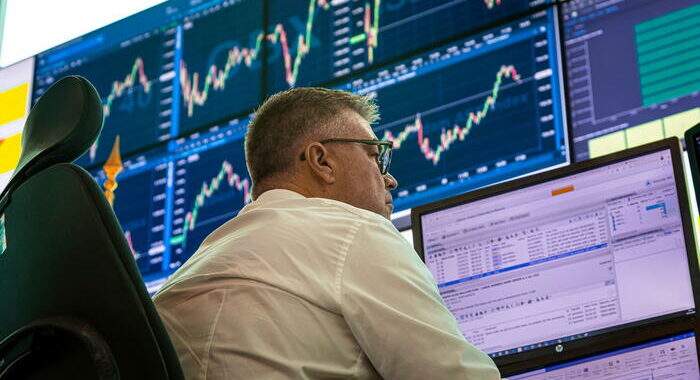 Borsa: l’Europa in calo dopo Wall Street, salgono i tassi