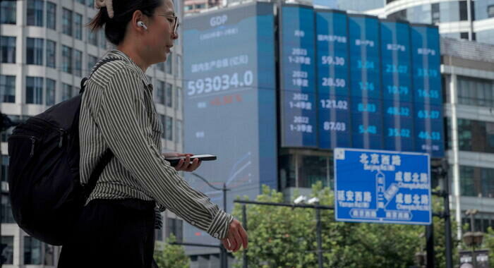 Borsa: Shanghai apre a +0,10%, Shenzhen a +0,04%