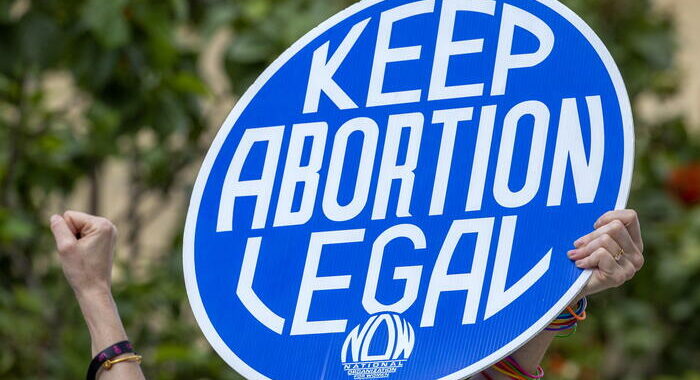 Florida, entra in vigore la stretta sull’aborto a 6 settimane