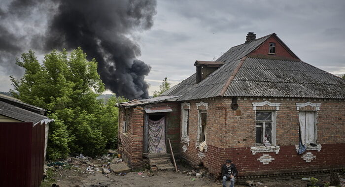 Kiev, evacuate 10.000 persone dalla regione di Kharkiv