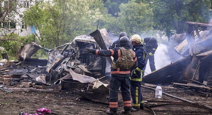 L’Ucraina invia rinforzi nella regione di Kharkiv