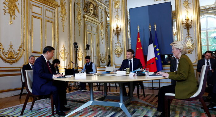 Macron a Xi,decisivo coordinamento con Cina su Ucraina e Mo