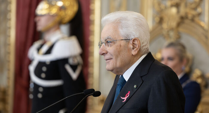 Mattarella, la Costituzione riguarda tutti e va difesa