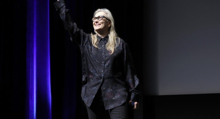 Meryl Streep alle donne, non arrendiamoci