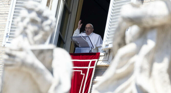 Per la giornata dei bambini Roberto Benigni all’Angelus col Papa