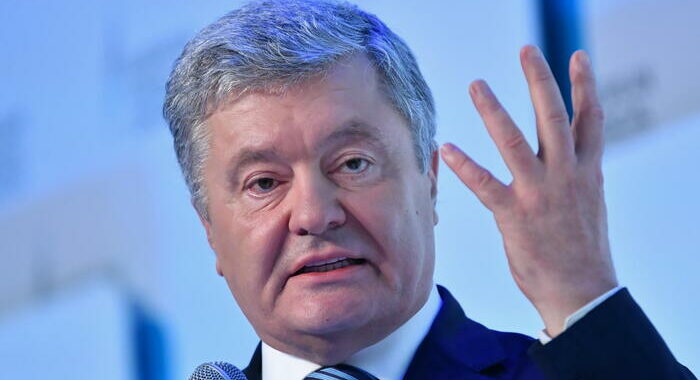 Petro Poroshenko nella lista dei ricercati di Mosca