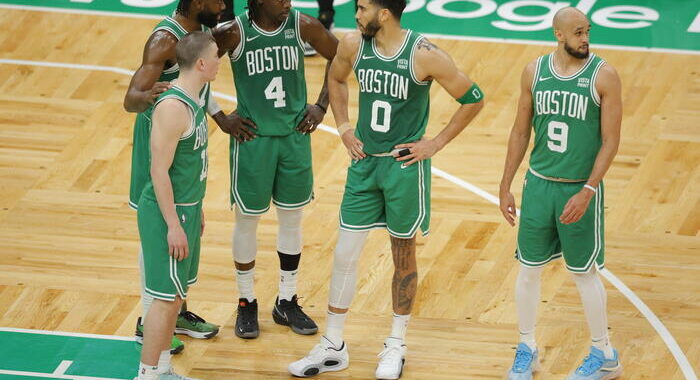 Playoff Nba, Boston batte Indiana e vola in finale