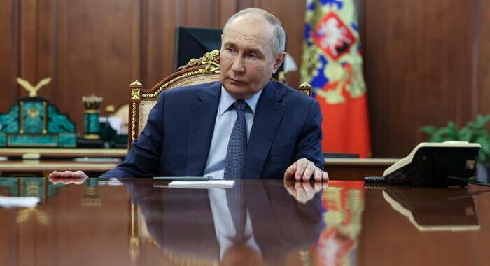 Putin firma decreto che consente confisca proprietà Usa
