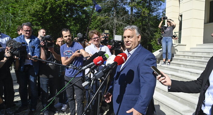 Battuta d’arresto per Orban, primo al 43,7% ma cala dell’8%