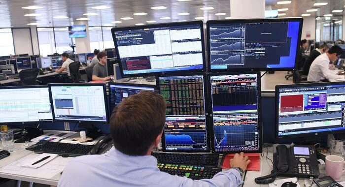 Borsa: Europa in rialzo, scommette su taglio tassi Fed