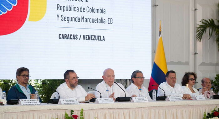 Colombia: gruppo dissidente Farc accetta cessate il fuoco