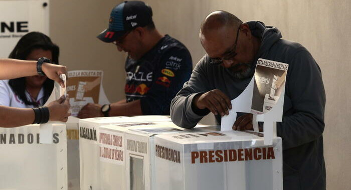 Due morti in due attacchi ai seggi elettorali in Messico